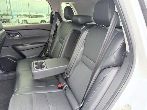 Certified 2023 Nissan Rogue SV w/ SV Premium B Package AWD/4WD image 18