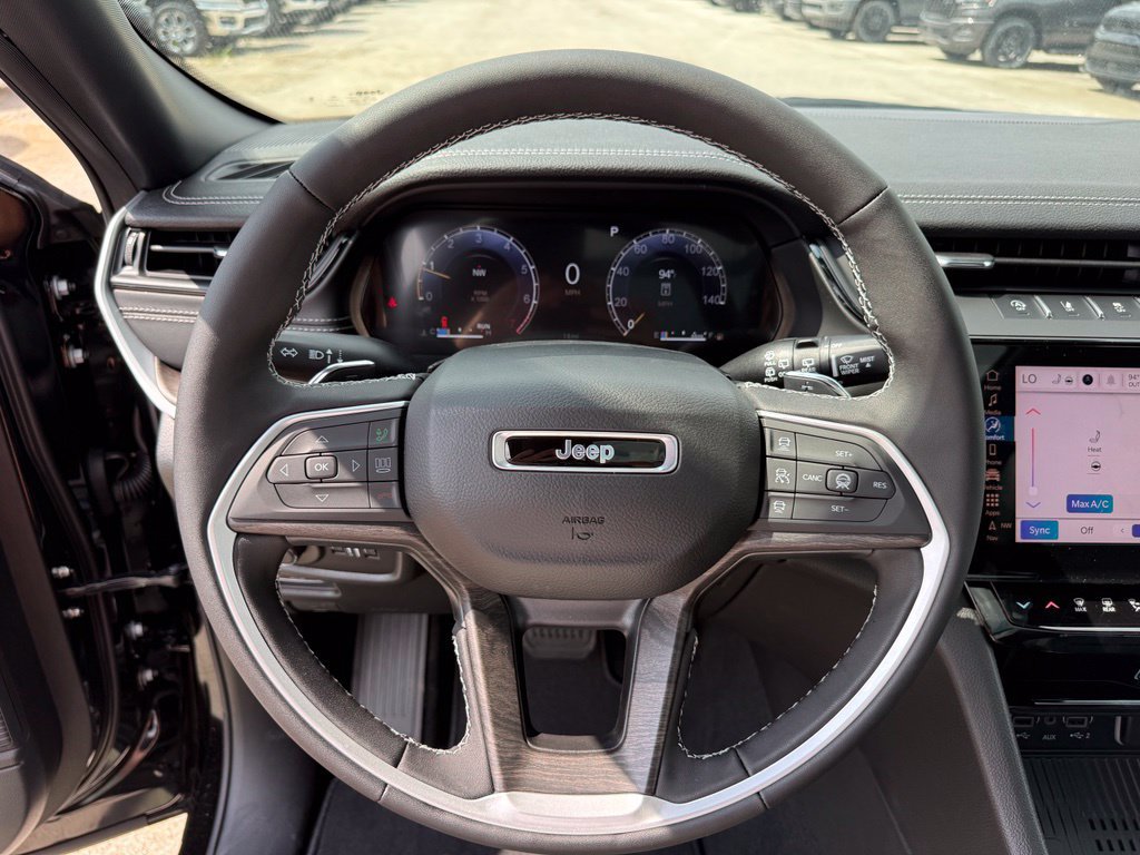 New 2027 Jeep Grand Cherokee Limited AWD/4WD image 13