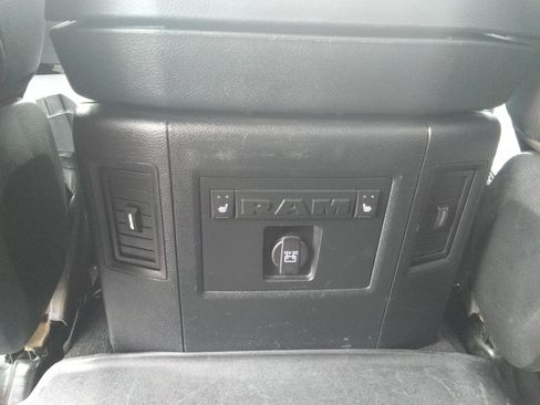Used 2017 RAM 1500 Laramie w/ Convenience Group AWD/4WD image 11