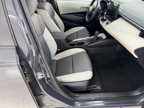 Used 2025 Toyota Corolla LE FWD image 22