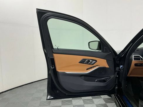 Certified 2025 BMW 330i xDrive Sedan w/ Premium Package AWD/4WD image 19