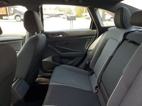 Certified 2025 Volkswagen Jetta Sport image 11