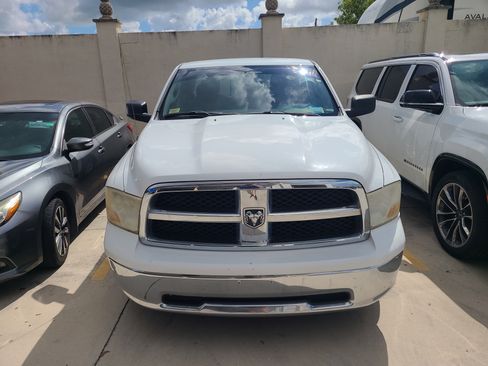 Used 2011 RAM 1500 Classic SLT RWD image 2