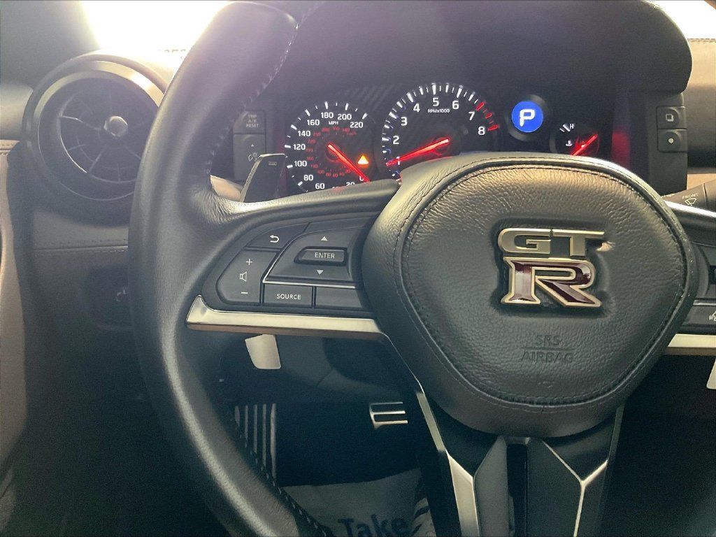 Used 2024 Nissan GT-R Premium w/ Premium Interior Package AWD/4WD image 22