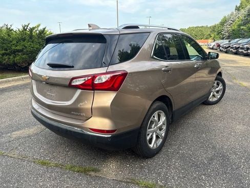 Used 2019 Chevrolet Equinox Premier FWD image 3