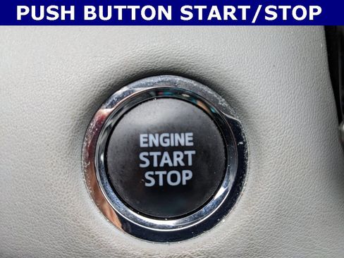 Used 2023 Toyota Highlander L image 13