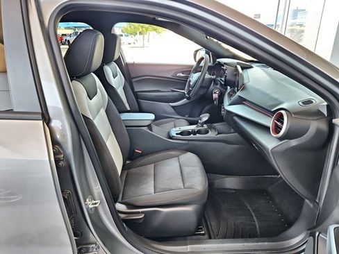 Used 2024 Chevrolet Trax RS FWD image 20