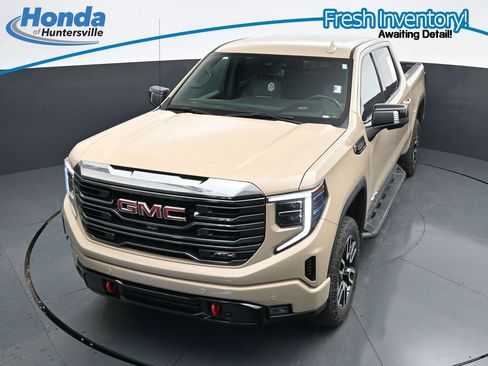 Used 2023 GMC Sierra 1500 AT4 w/ AT4 Preferred Package AWD/4WD image 18