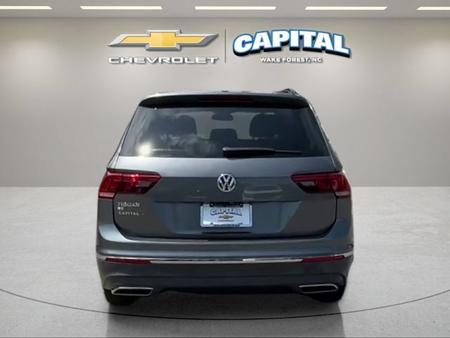 Used 2020 Volkswagen Tiguan SE w/ Panoramic Sunroof Package FWD image 4