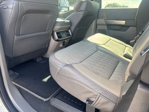 Used 2025 Ford F250 Platinum w/ Platinum Plus Package AWD/4WD image 6