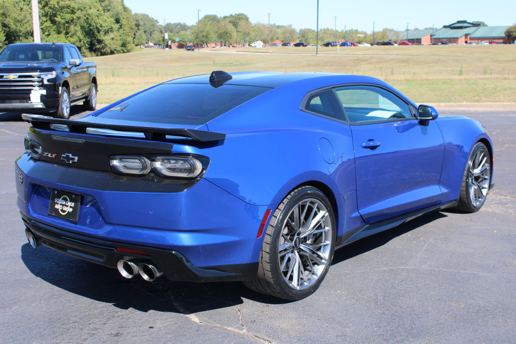 Used 2022 Chevrolet Camaro ZL1 RWD image 9