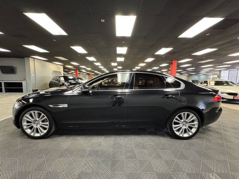 Used 2020 Jaguar XF Premium image 8