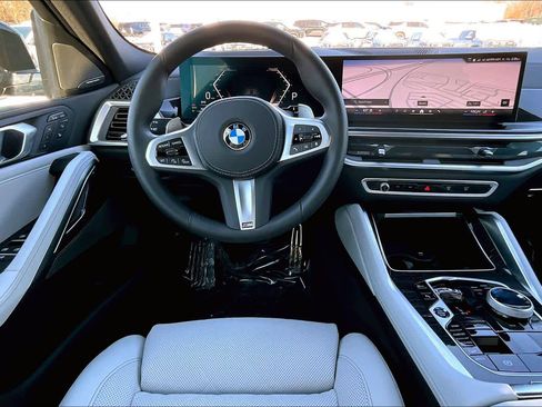 Used 2025 BMW X6 xDrive40i w/ Executive Package image 6