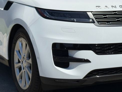 Used 2024 Land Rover Range Rover Sport SE image 8