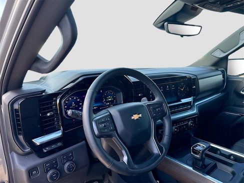 Used 2025 Chevrolet Silverado 1500 High Country image 12