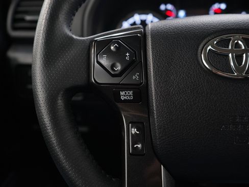Used 2024 Toyota 4Runner TRD Off-Road AWD/4WD image 28