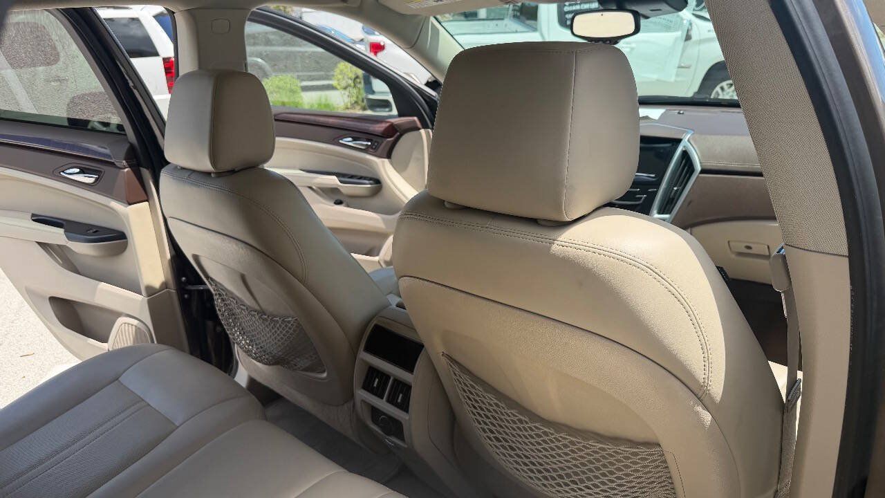 Used 2014 Cadillac SRX Luxury w/ Driver Awareness Package FWD image 14