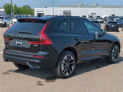 Used 2026 Volvo XC60 B5 Plus w/ Protection Package Premier image 6