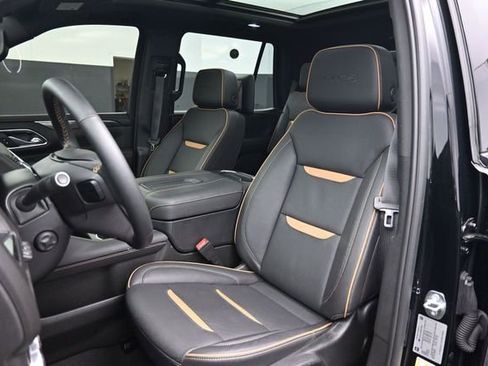 Used 2024 GMC Yukon AT4 w/ Technology Package AWD/4WD image 24