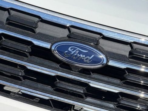 Used 2026 Ford Explorer Active w/ Active Comfort Package AWD/4WD image 3