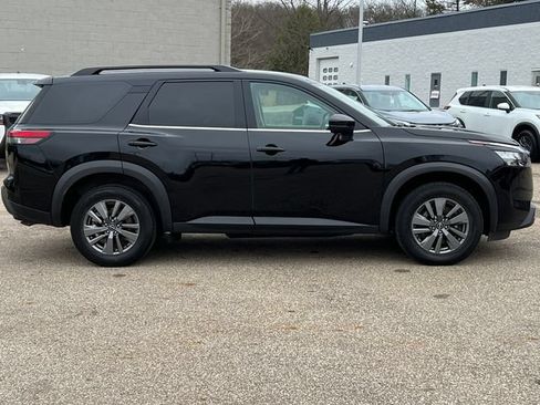 Used 2024 Nissan Pathfinder SV AWD/4WD image 42