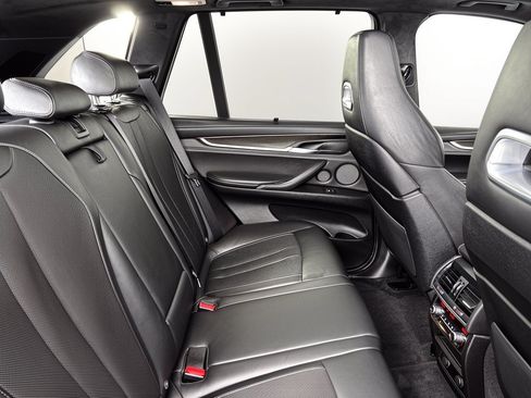 Used 2017 BMW X5 M AWD/4WD image 29
