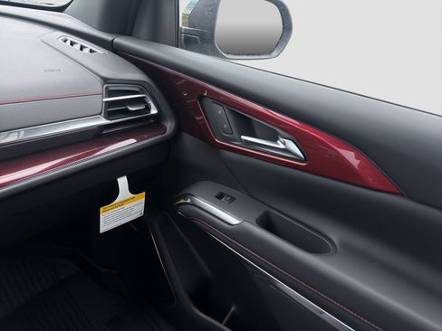 New 2026 Chevrolet Traverse RS w/ LPO, Floor Liner Package AWD/4WD image 25