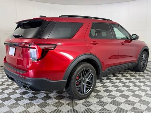 Used 2025 Ford Explorer ST AWD/4WD image 12