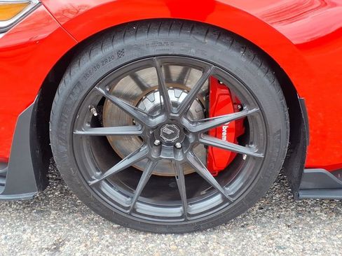 Used 2021 Ford Mustang Shelby GT500 w/ Technology Package RWD image 9