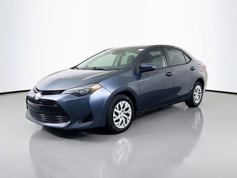 Used 2018 Toyota Corolla LE image 4