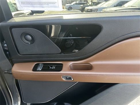 Certified 2023 Lincoln Aviator Reserve w/ Equipment Group 201A image 41