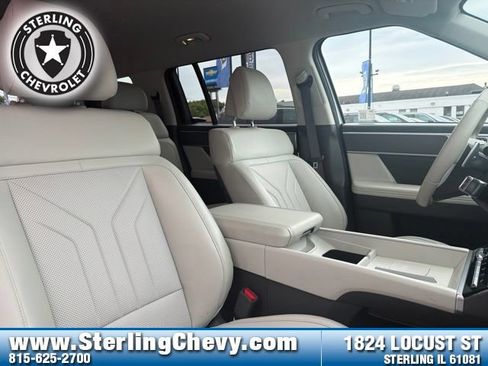 Used 2026 Hyundai Santa Fe SEL AWD/4WD image 12