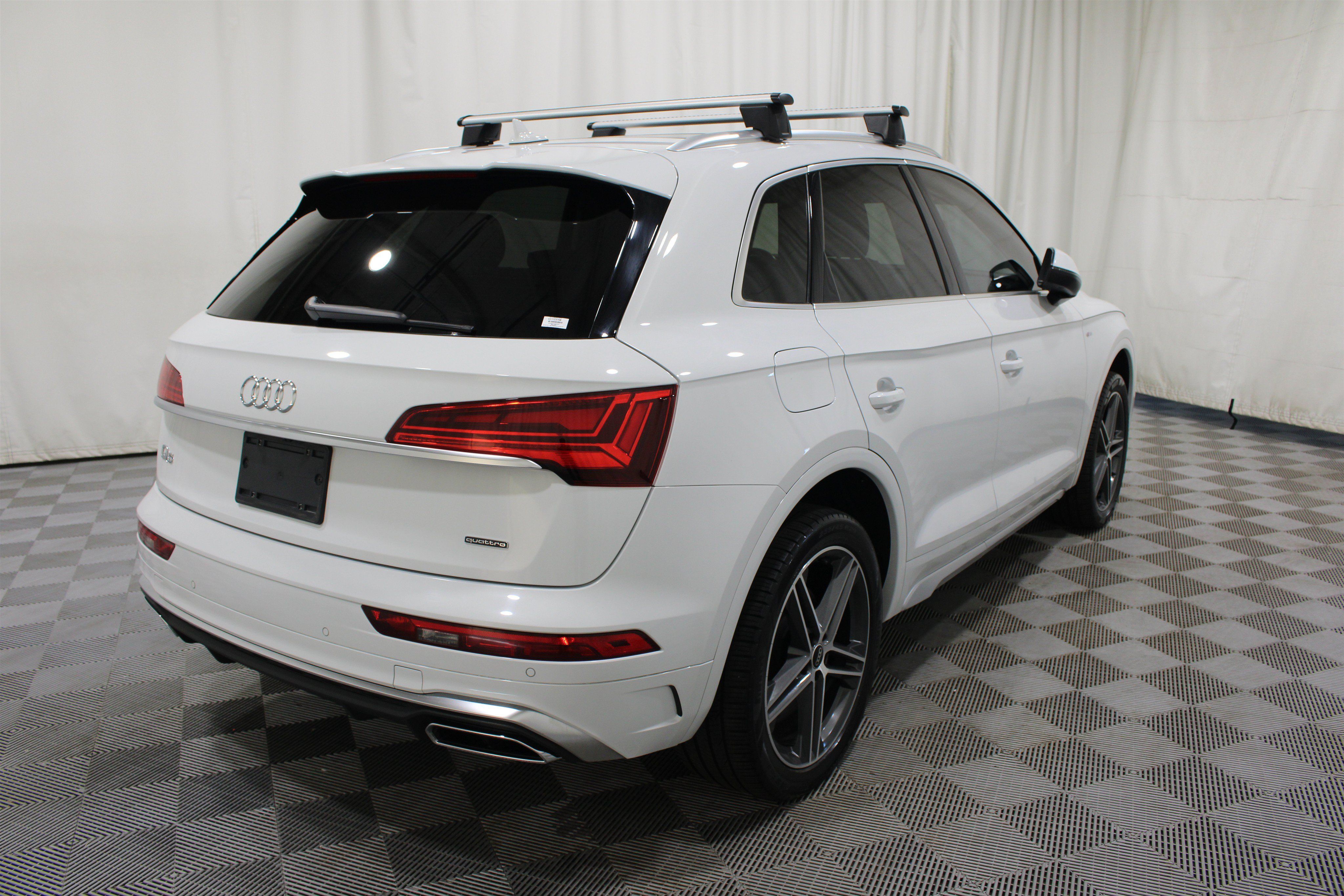 Used 2022 Audi Q5 e Premium Plus AWD/4WD image 32