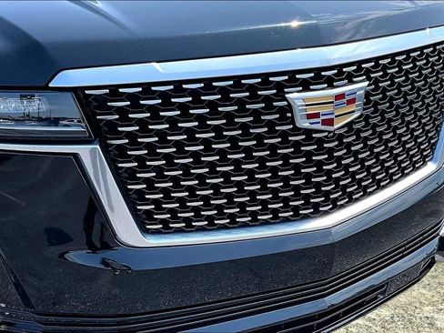 Used 2023 Cadillac Escalade Premium Luxury RWD image 34