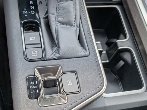Used 2026 Lexus GX 550 w/ Accessory Package (2T) AWD/4WD image 30