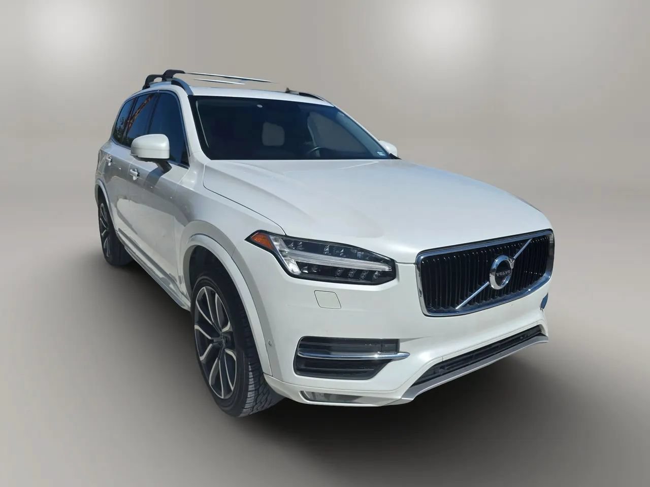 Used 2017 Volvo XC90 T6 Momentum w/ Vision Package AWD/4WD image 12