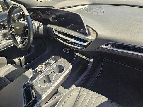 New 2026 Cadillac Lyriq V AWD/4WD image 16