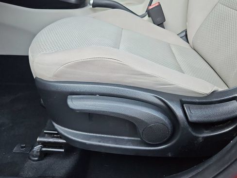 Used 2025 Kia Soul LX FWD image 21