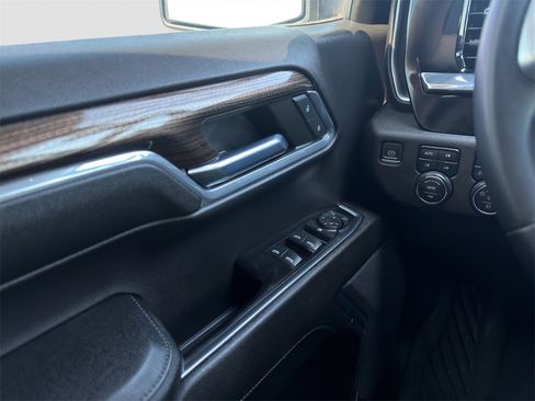 Used 2023 Chevrolet Silverado 1500 RST image 12