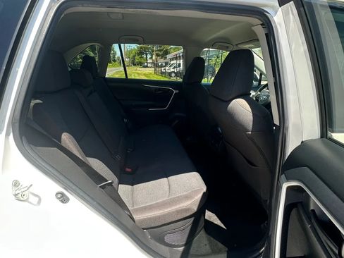 Used 2022 Toyota RAV4 LE AWD/4WD image 27