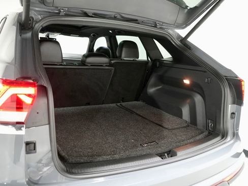 Used 2022 Volkswagen Atlas Cross Sport SE w/ Panoramic Sunroof Package image 9