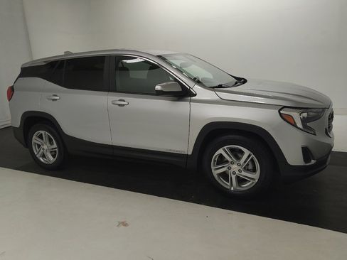 Used 2021 GMC Terrain SLE FWD image 11