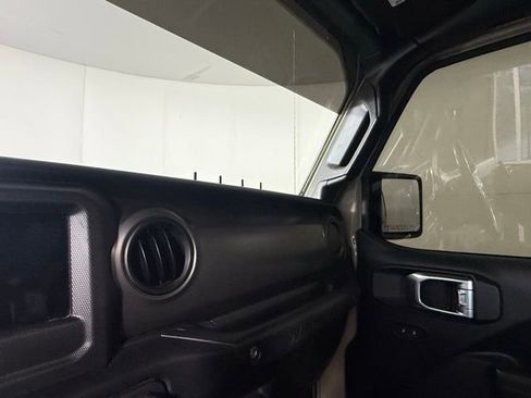 Used 2022 Jeep Wrangler Sport AWD/4WD image 15