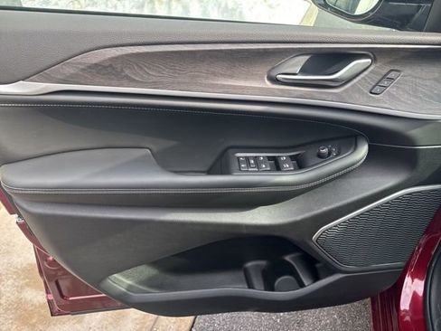 New 2026 Jeep Grand Cherokee L Limited image 10