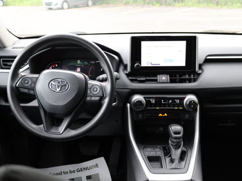 Certified 2024 Toyota RAV4 XLE FWD image 34