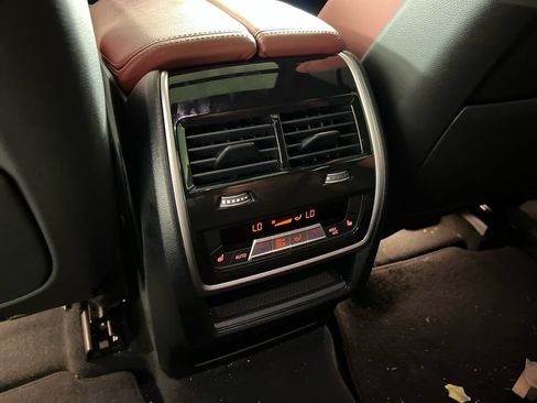 Used 2022 BMW X6 xDrive40i w/ Executive Package AWD/4WD image 8