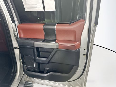 Used 2019 Ford F150 Platinum w/ Equipment Group 701A Luxury image 30