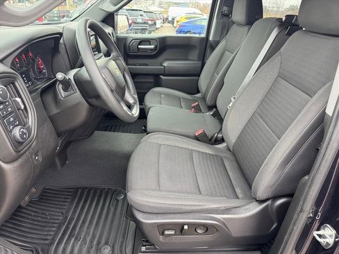 Used 2022 Chevrolet Silverado 1500 Custom image 3