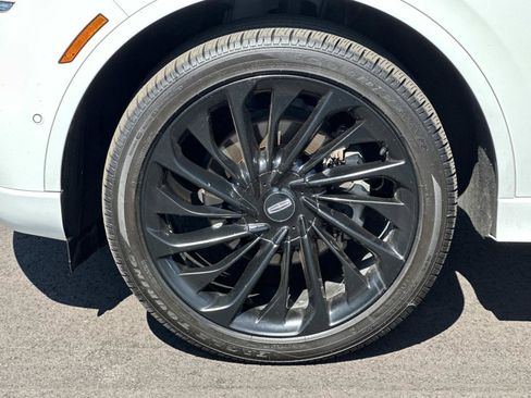 Used 2023 Lincoln Aviator Reserve w/ Equipment Group 201A AWD/4WD image 8