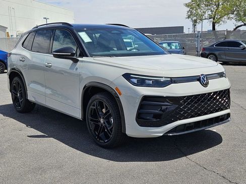 New 2026 Volkswagen Tiguan SE R-Line FWD image 9